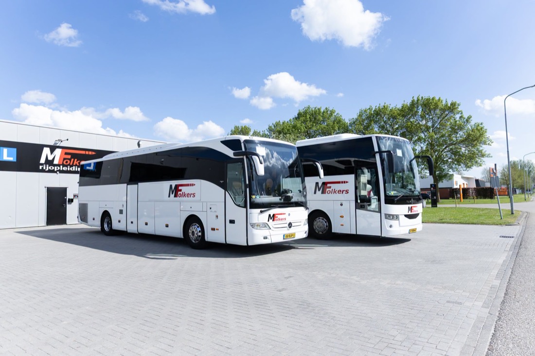 Touringcars van Folkersreizen